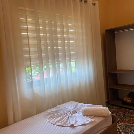 The Hideaway Guesthouse Bahçallëk Extérieur photo